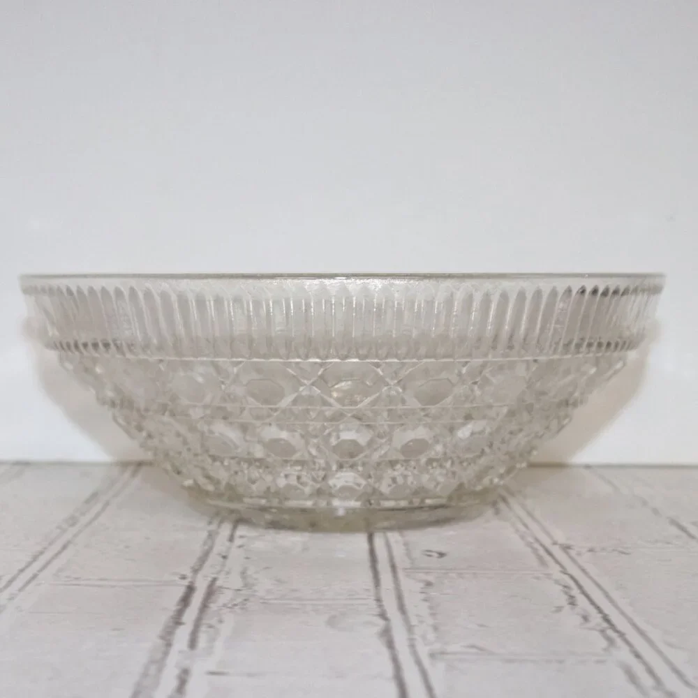 🧊 Clear Glass Vintage Bowl · 10.5